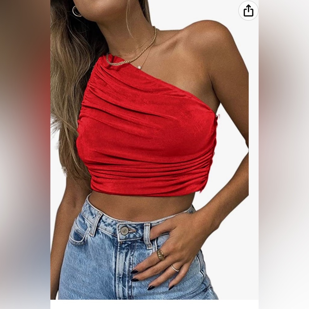 VALENTINES DAY ♥️ One shoulder crop top